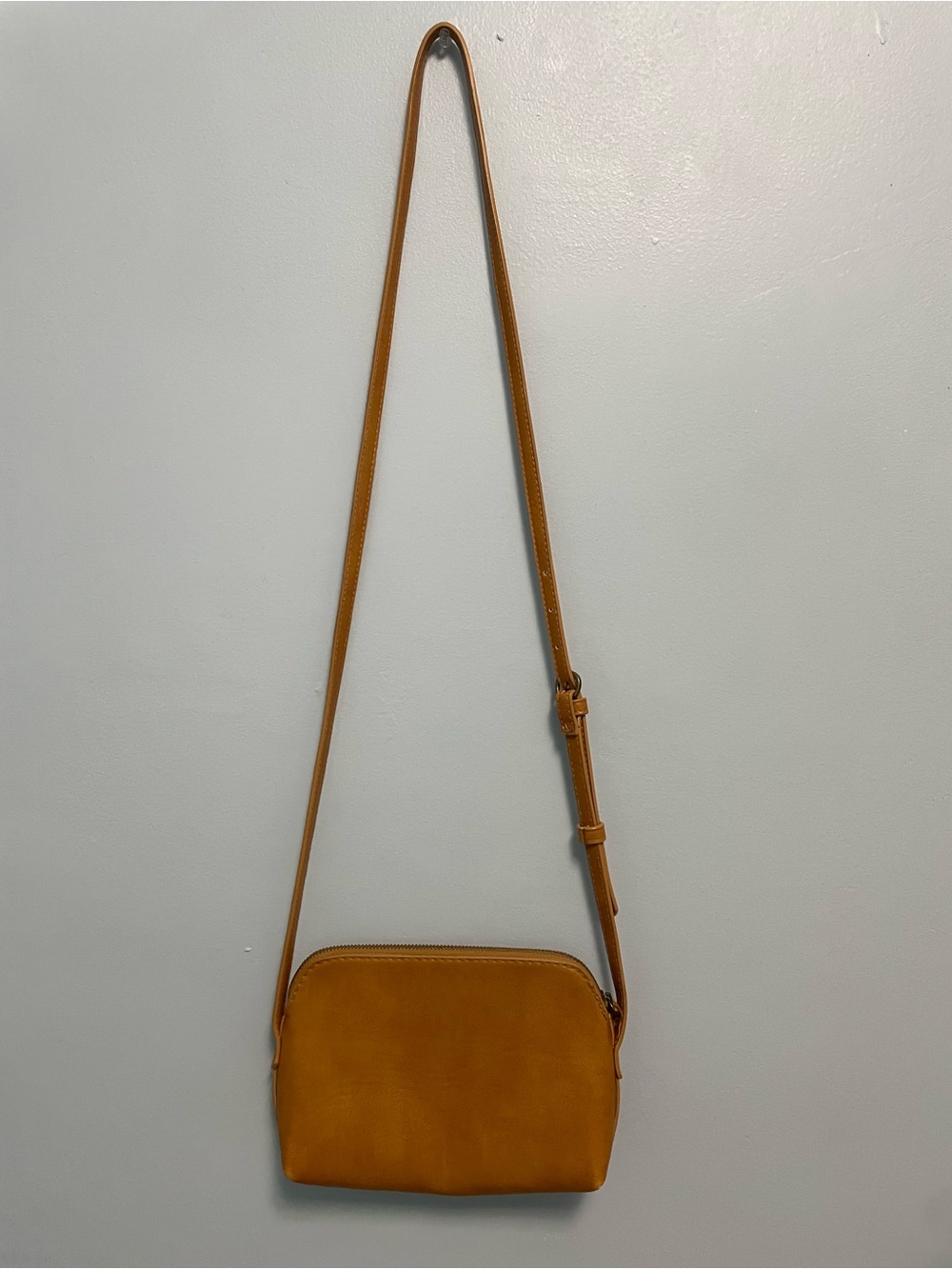 Universal Thread Tan Leather Crossbody Bag
